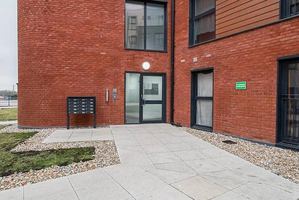 Heathrow Gateway Apartment With Balcony And Apartment Colnbrook Wielka Brytania