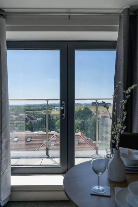 Heathrow Gateway Apartment With Balcony And Apartment Colnbrook